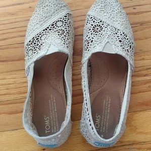 Cream Lace TOMS